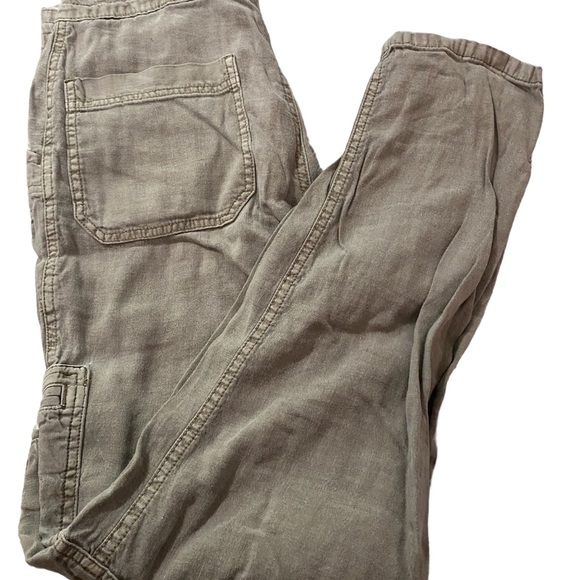 American eagle carpenter style pant. Light weight cotton, washed out green. Sz 8 - Picture 2 of 5